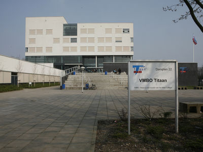 Titaan College